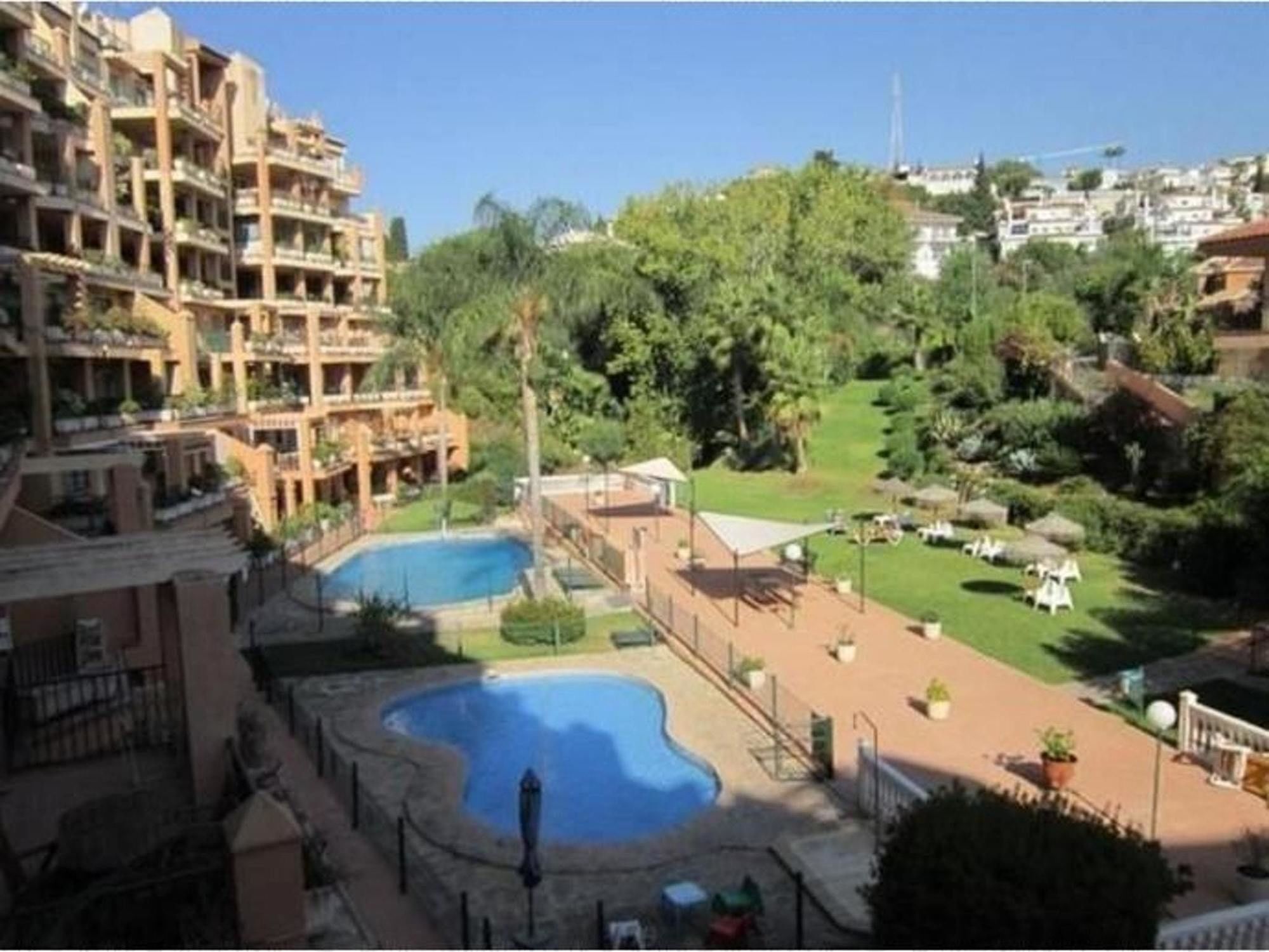 Apartment With 2 Bedrooms In Fuengirola, With Pool Access And Furnishe Extérieur photo